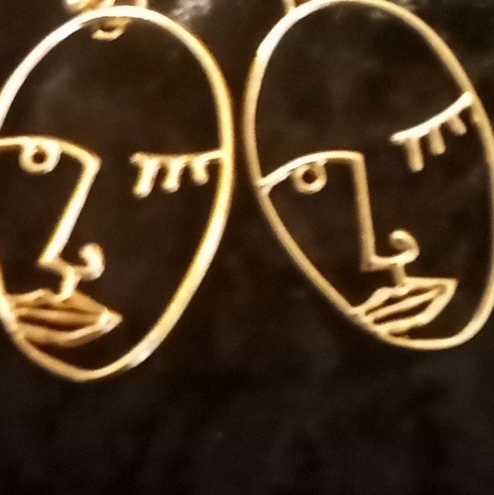 Gold Face Outline Earrings